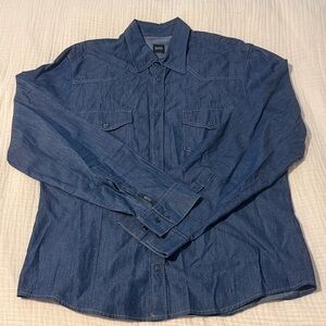 Hugo Boss Blue 100% Cotton Denim Western-Style Button Shirt, made in Italy. sz M